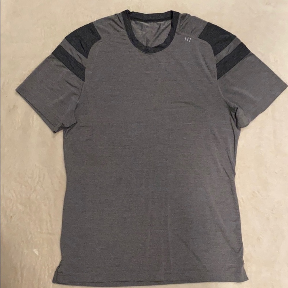 Lululemon men’s shirt